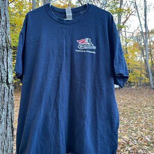 Vintage New England Patriots x Turtle & Hughes T-Shirt – Classic Sports Fan Styl